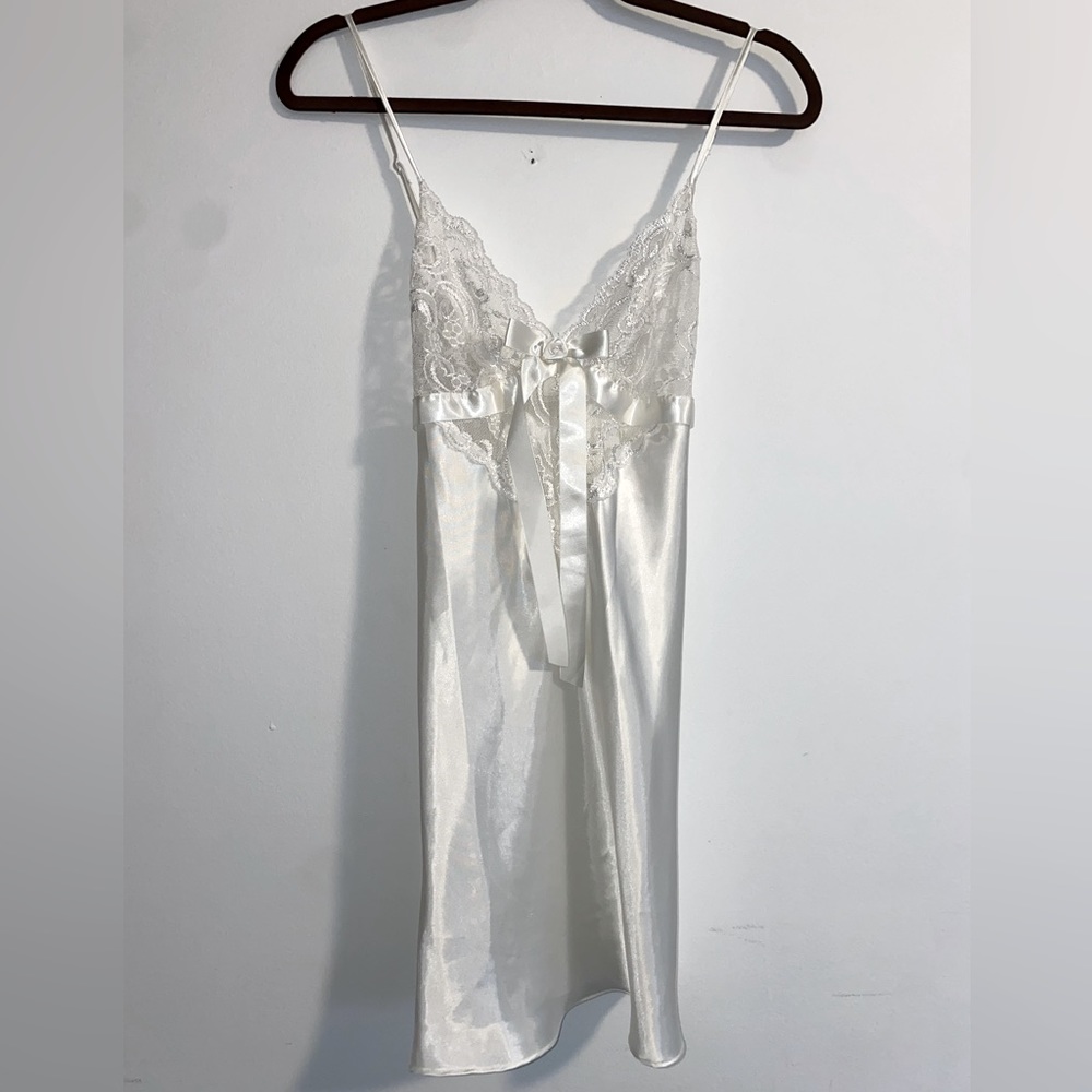 Vintage Cinema Exile White Lace Teddy Dress